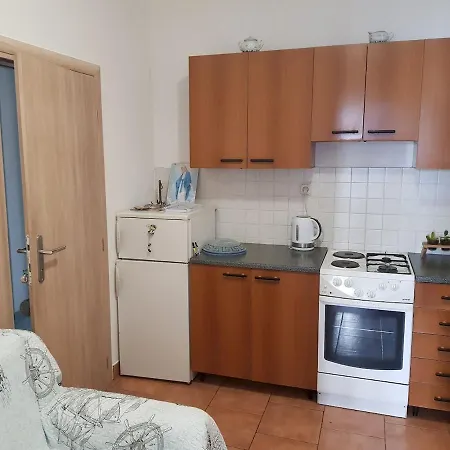 Apartment Seaside Apartment Neda Drage