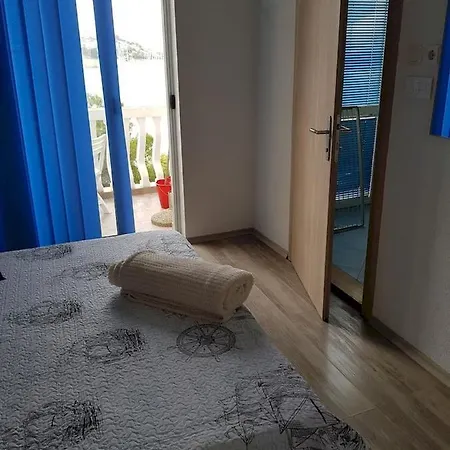 Apartment Seaside Apartment Neda