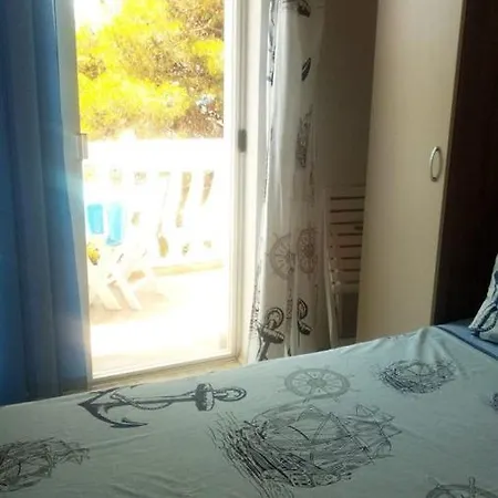 Apartment Seaside Apartment Neda *