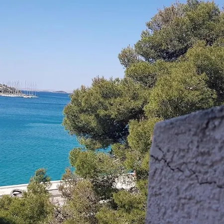 Seaside Apartment Neda Drage