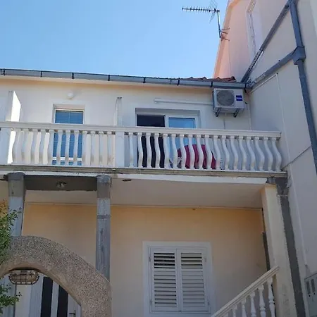Apartment Seaside Apartment Neda *